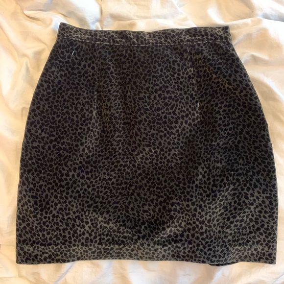 VINTAGE❤️ cheetah print velour skirt - Picture 9 of 9